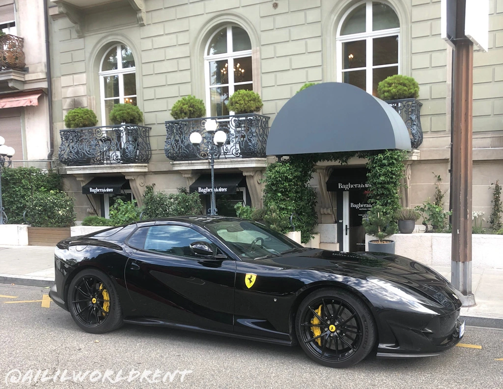 location ferrari 812 spider a Cannes