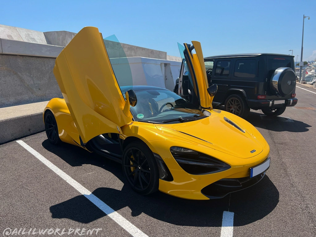 hire mclaren 720s spider in europe