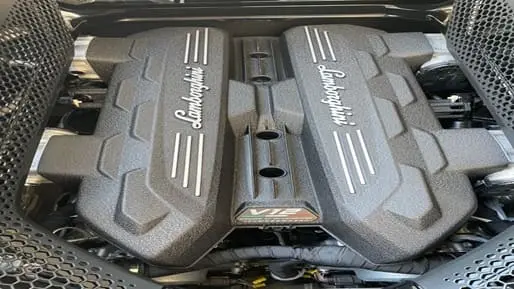lamborghini revuelto engine